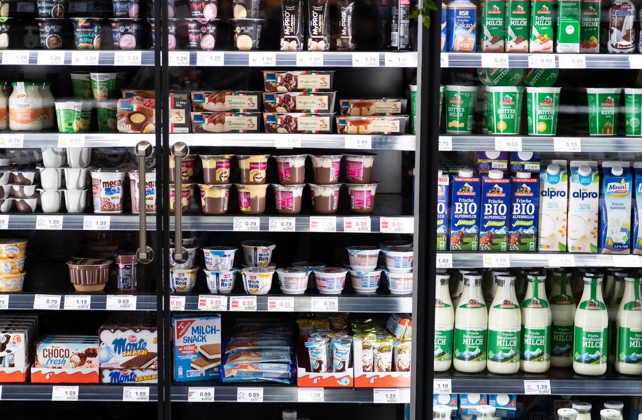 Milchprodukte im Supermarkt Milchprodukte im Supermarkt