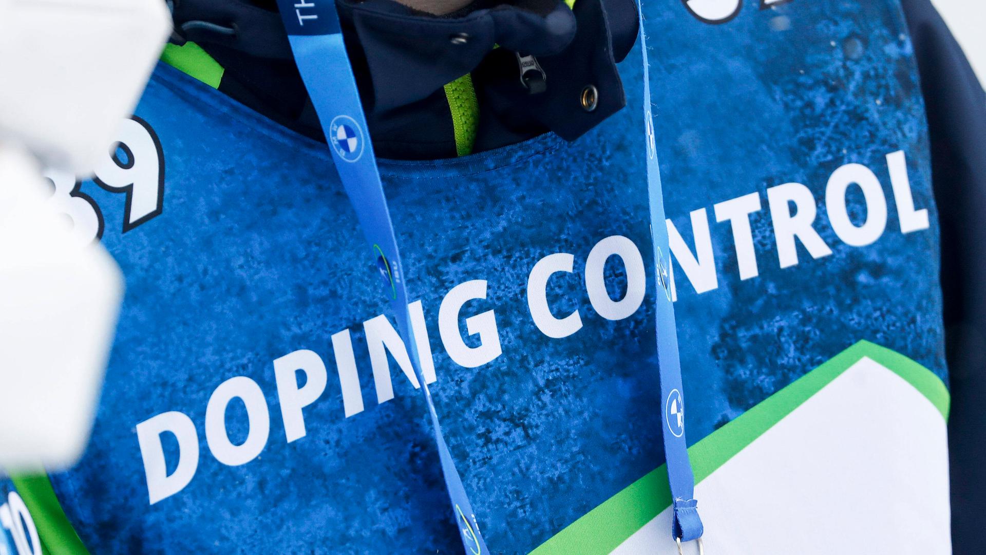 Shirt mit der Aufschrif "Doping Control" Shirt mit der Aufschrif "Doping Control"