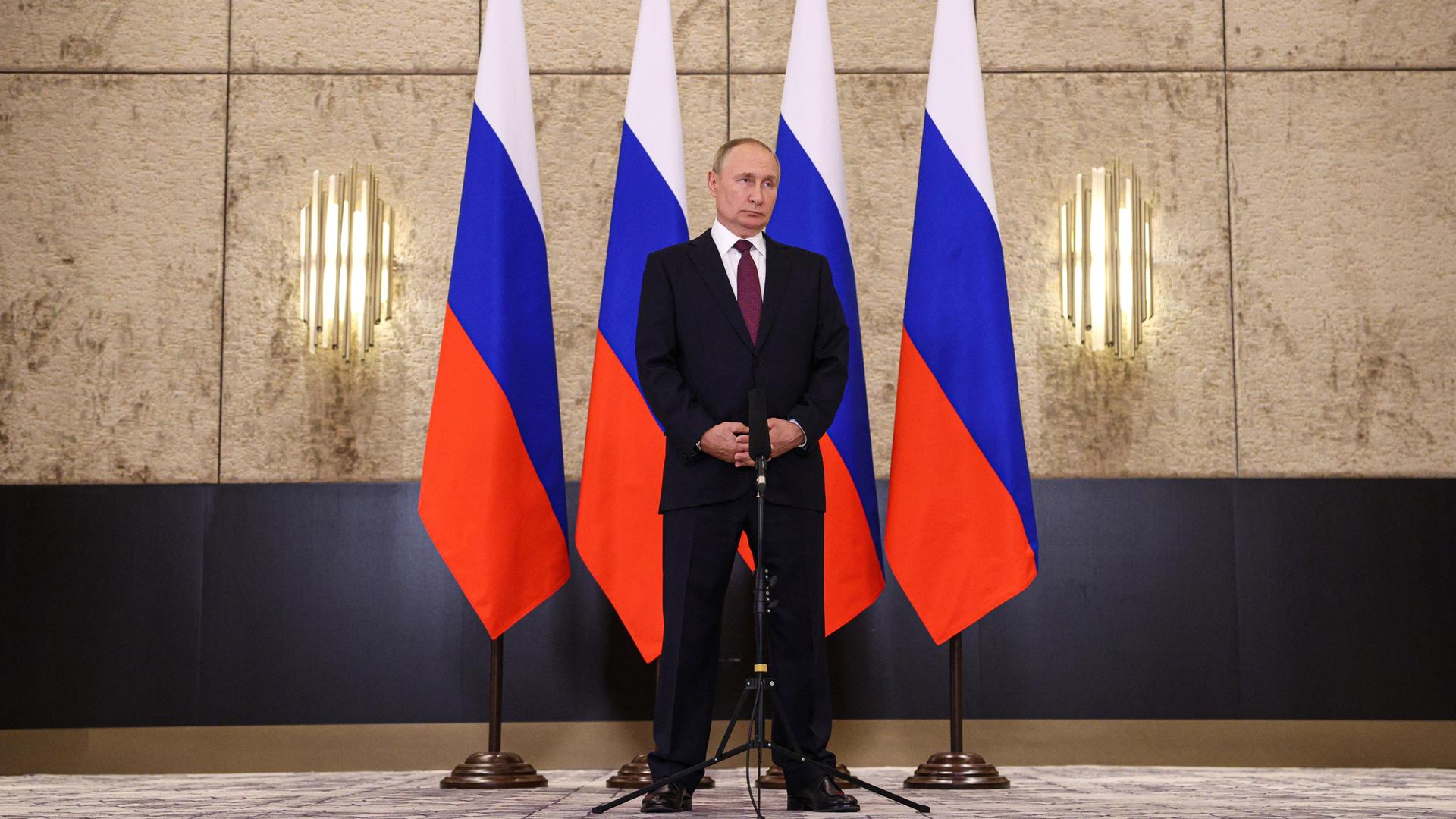 Der russische Präsident Vladimir Putin bei einem Gipfel in Samarkand. Der russische Präsident Vladimir Putin bei einem Gipfel in Samarkand.