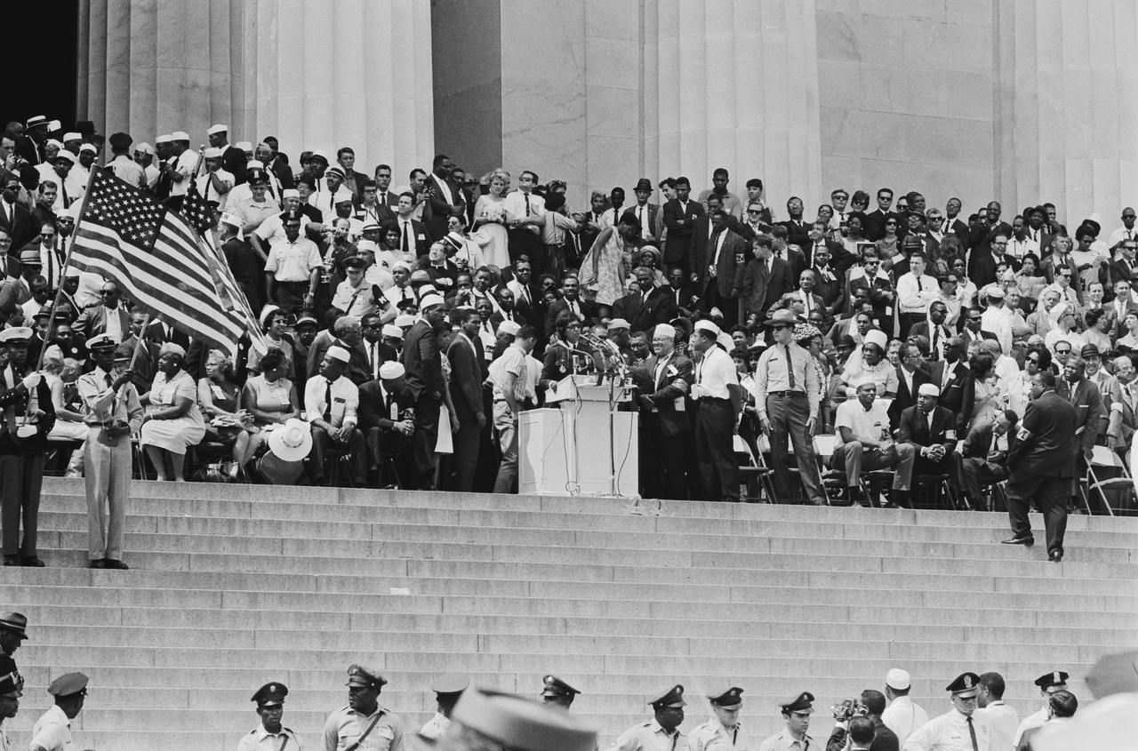 Die in den USA geborene französische Entertainerin und Bürgerrechtlerin Josephine Baker (1906 - 1975) spricht beim Marsch auf Washington für Arbeit und Freiheit, Washington DC, USA, 28. August 1963.