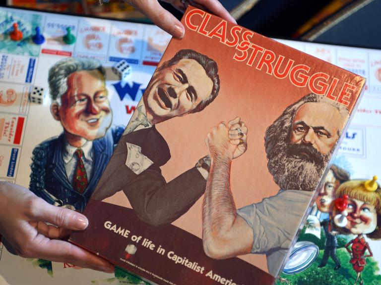 Das Brettspiel "Class Struggle" (Klassenkampf) im  Deutschen Spielemuseums in Chemnitz.