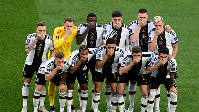 Die deutsche Mannschaft beim Teamfoto vor dem ersten Vorrundenspiel gegen Japan