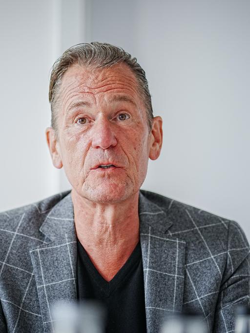 Mathias Döpfner, Vorstandsvorsitzender der Axel Springer SE, spricht in einem Interview mit Journalisten der Deutschen Presse-Agentur.