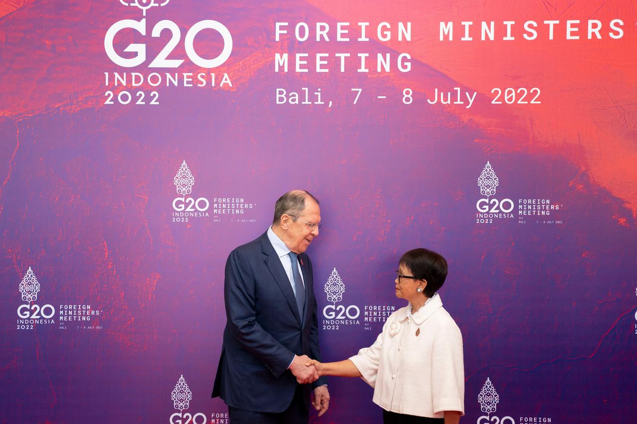Der russische Außenminister Sergej Lawrow hat bereits angekündigt, dass G20-Außenministertreffen auf Bali vorzeitig zu verlassen. Der russische Außenminister Sergej Lawrow hat bereits angekündigt, dass G20-Außenministertreffen auf Bali vorzeitig zu verlassen.