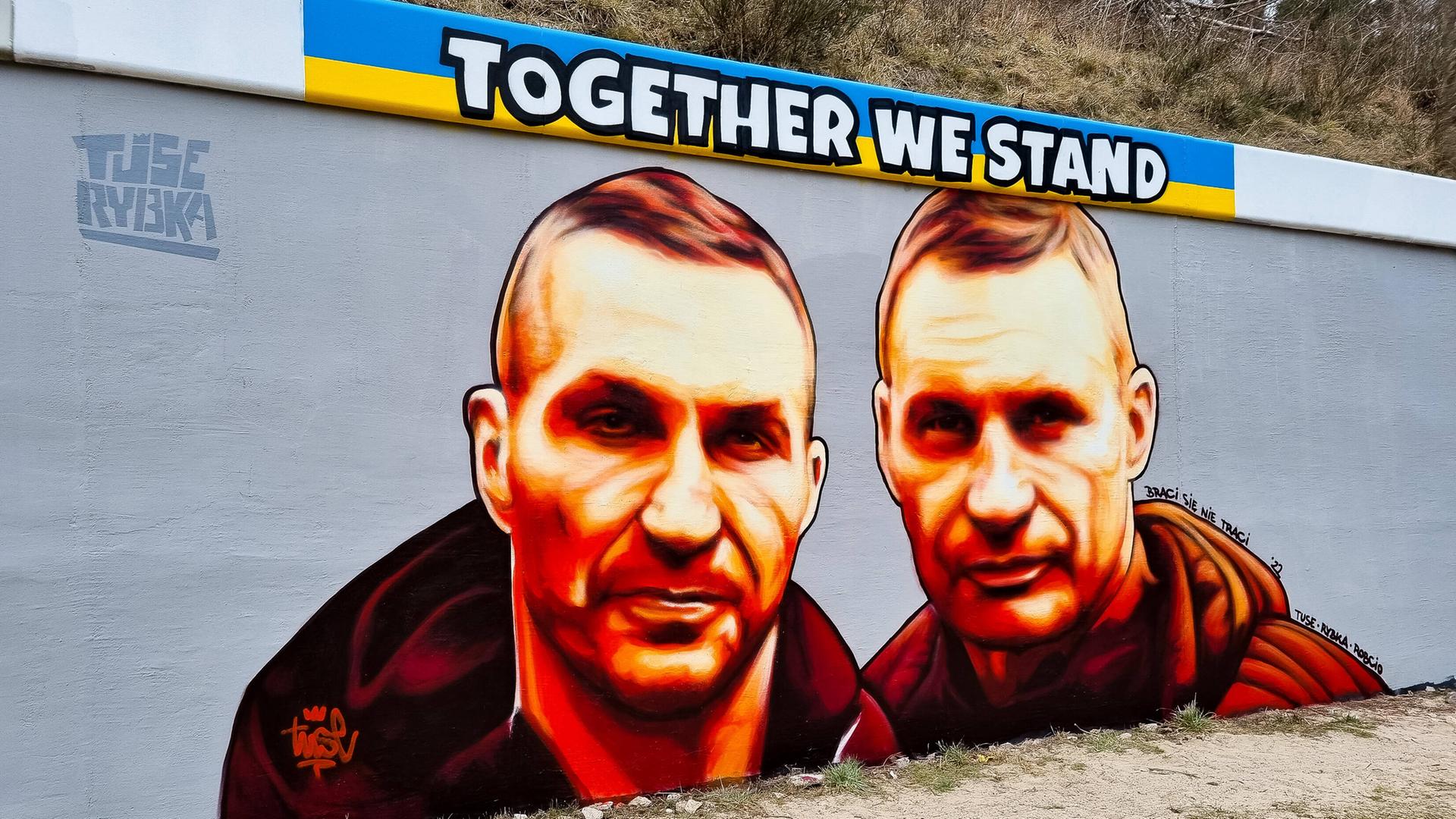 Ein Wandgemälde von den Klitschko-Brüdern in Danzig. Ein Wandgemälde von den Klitschko-Brüdern in Danzig.