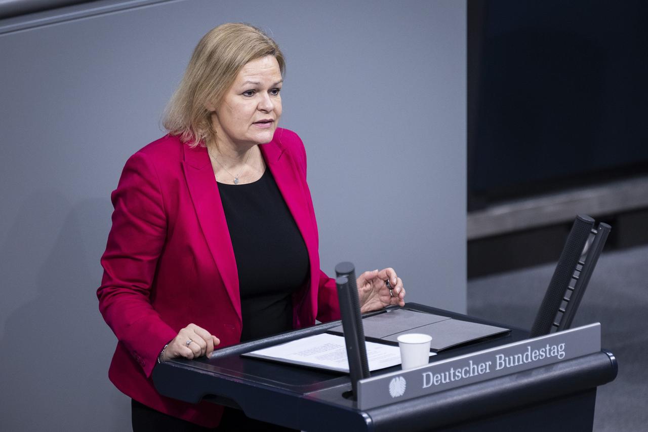 Nancy Faeser, Bundesministerin fuer Inneres und Heimat, spricht im Rahmen der Sitzung des Deutschen Bundestages in Berlin, 12.01.2022. Copyright: Nancy Faeser, Bundesministerin fuer Inneres und Heimat, spricht im Rahmen der Sitzung des Deutschen Bundestages in Berlin, 12.01.2022. Copyright: