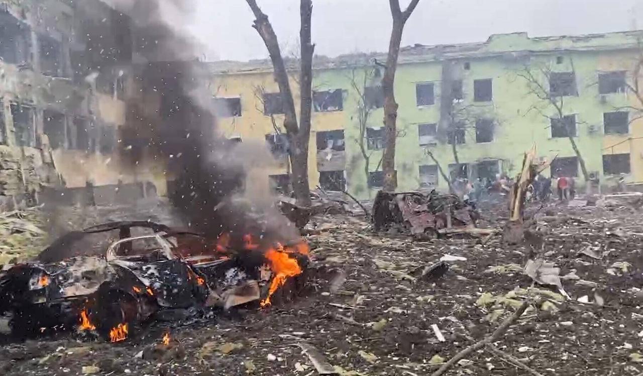 Eine Geburtsklinik in Mariupol nach einem Angriff Eine Geburtsklinik in Mariupol nach einem Angriff