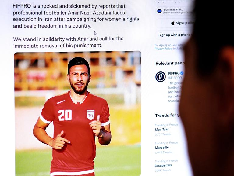 International gibt es viel Solidarität für Amir Nazr-Azadani, hier in einem Tweet von der internationalen Spielergewerkschaft FIFPRO.
