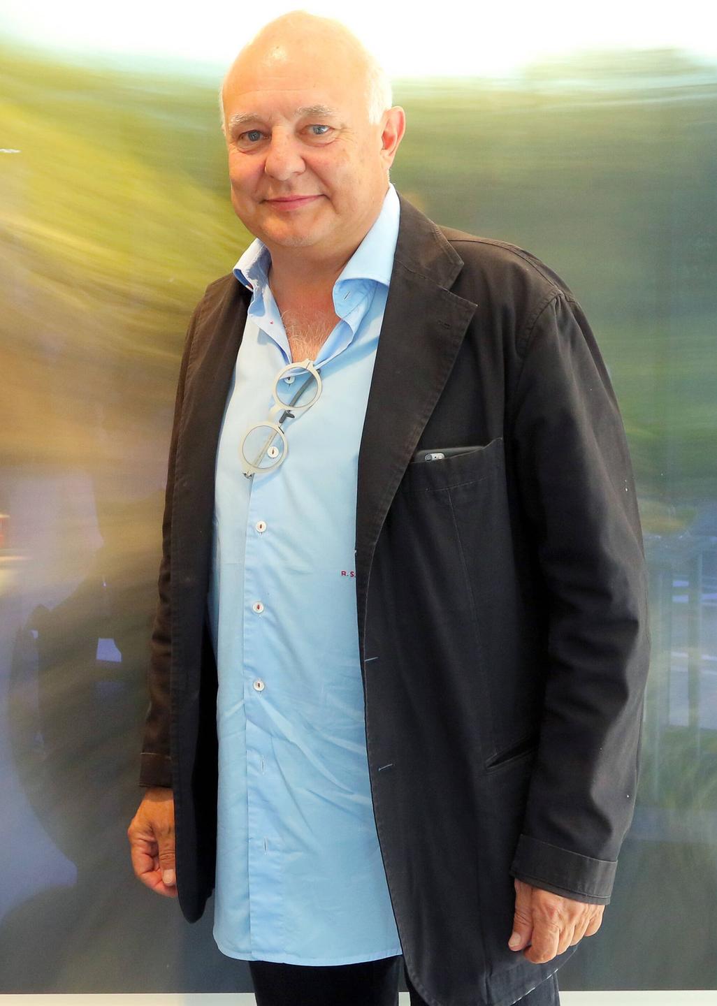 Künstler Rolf Sachs in der Leica-Galerie in Salzburg Künstler Rolf Sachs in der Leica-Galerie in Salzburg