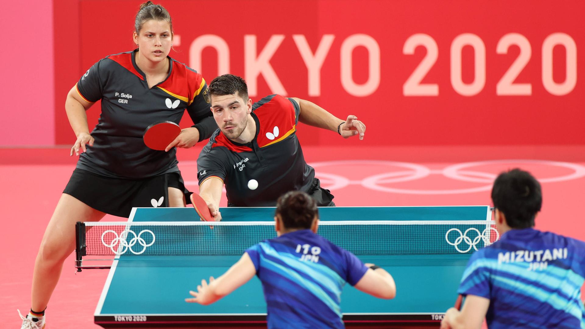 Petrissa Solja (l.) und Patrick Franziska sind bei den Olympischen Spielen in Tokio im Mixed-Wettbewerb im Tischtennis angetreten. Petrissa Solja (l.) und Patrick Franziska sind bei den Olympischen Spielen in Tokio im Mixed-Wettbewerb im Tischtennis angetreten.