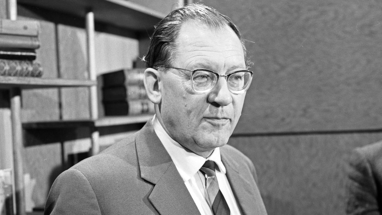 Der deutsche Publizist Soziologe und Politiwissenschaftler Eugen Kogon in Hamburg Deutschland 1960 in Hamburg, Deutschland 1960er Jahre. 