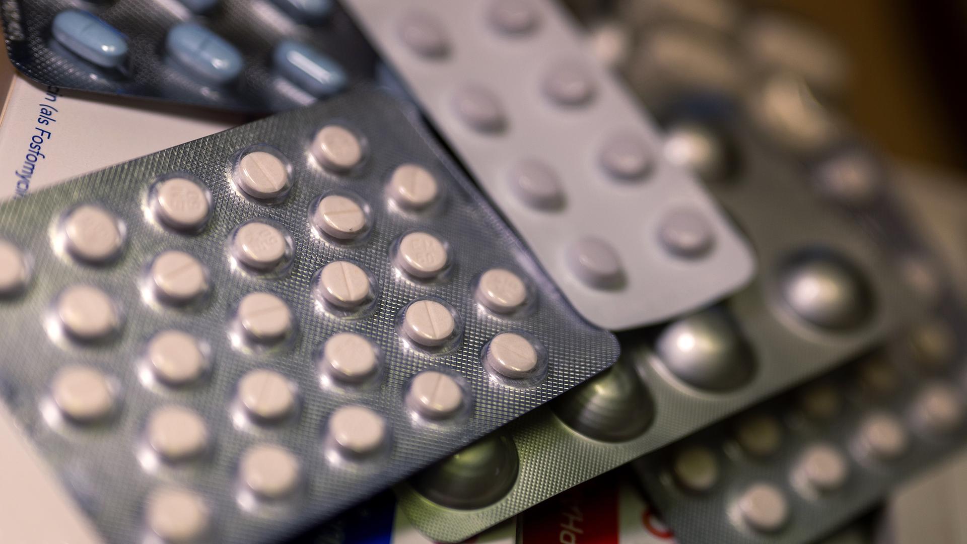 Medikamentenknappheit - Apothekerverband fordert nationale Antibiotika ...