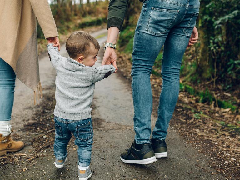Vater und Mutter sind für Kinder wichtig und einzigartig. 