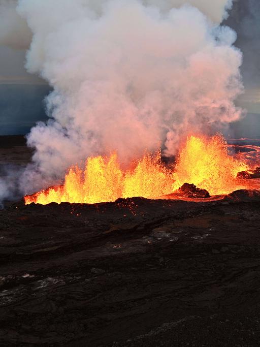 Der  Vulkan Mauna Loa auf der Hauptinsel von Hawai.  