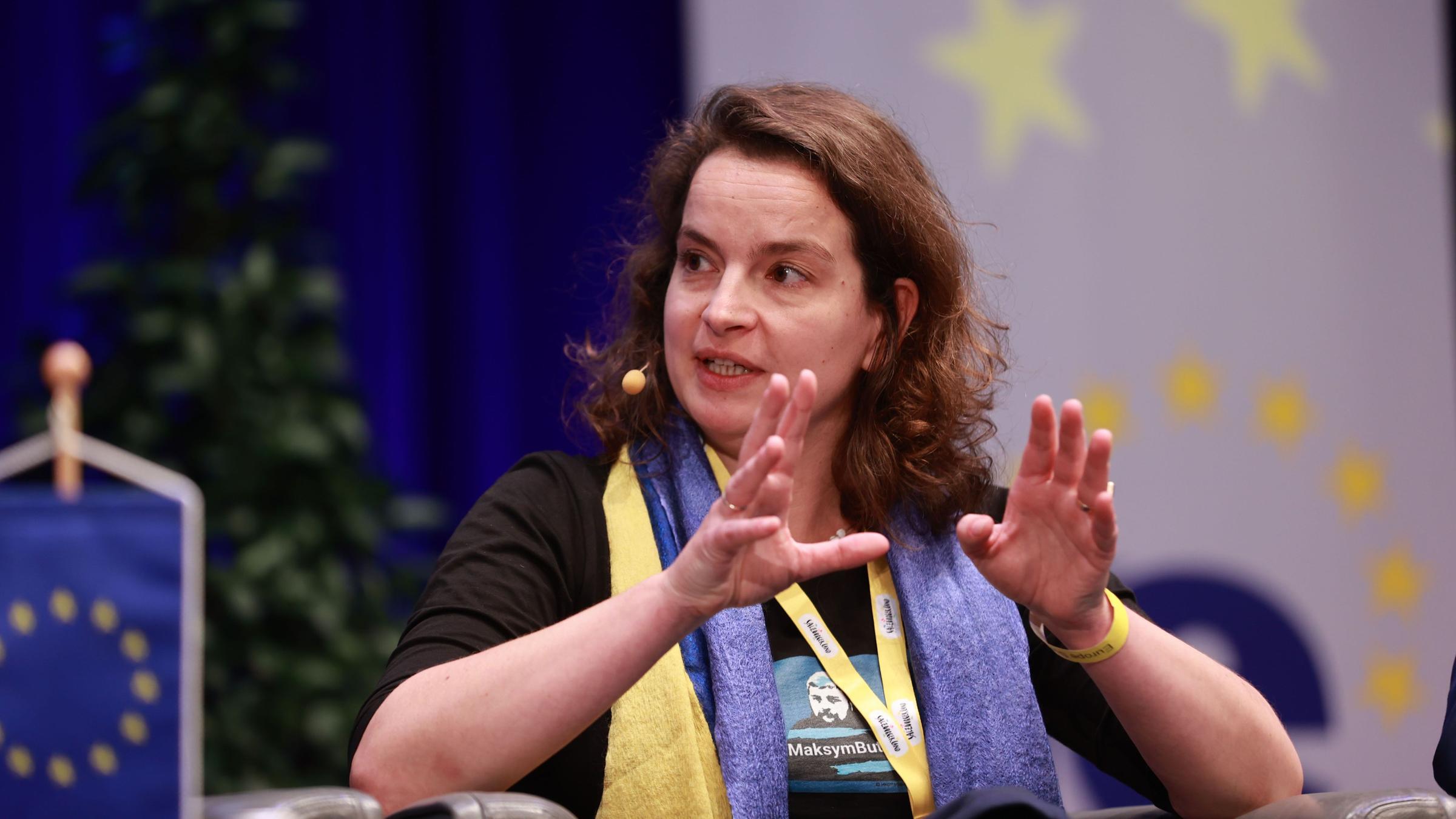 Institut der Regionen Europas.IRE.Salzburg 18. Europe Summit .Salzburg Congress.Im Bild Franziska Davies, Historikerin, LMU München.Foto: Franz Neumayr 22.10.2022 - 20220418_PD13105 Institut der Regionen Europas.IRE.Salzburg 18. Europe Summit .Salzburg Congress.Im Bild Franziska Davies, Historikerin, LMU München.Foto: Franz Neumayr 22.10.2022 - 20220418_PD13105