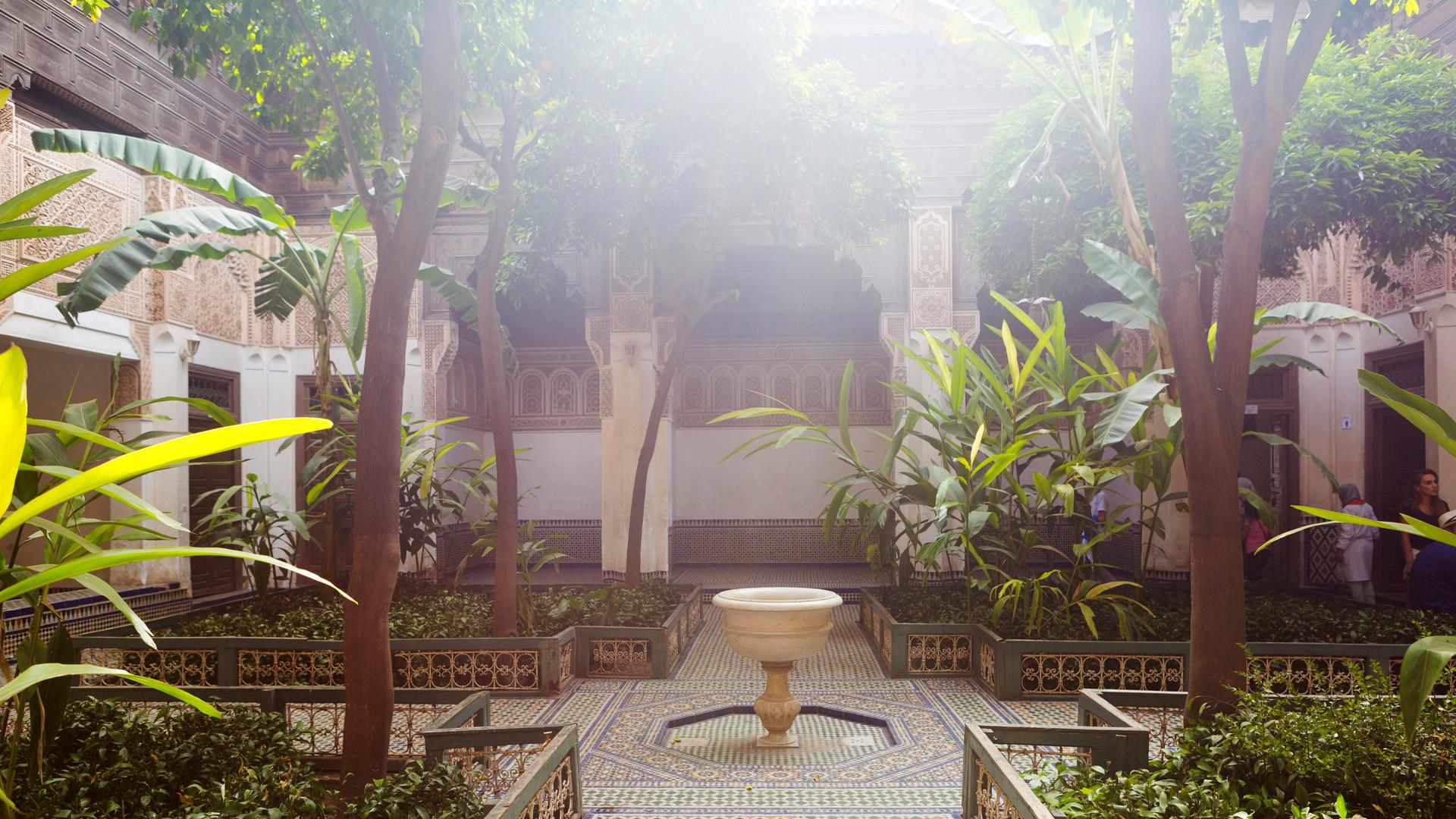 Brunnen im Zentrum des Gartens des Bahia-Palastes in Marrakesch. Brunnen im Zentrum des Gartens des Bahia-Palastes in Marrakesch.