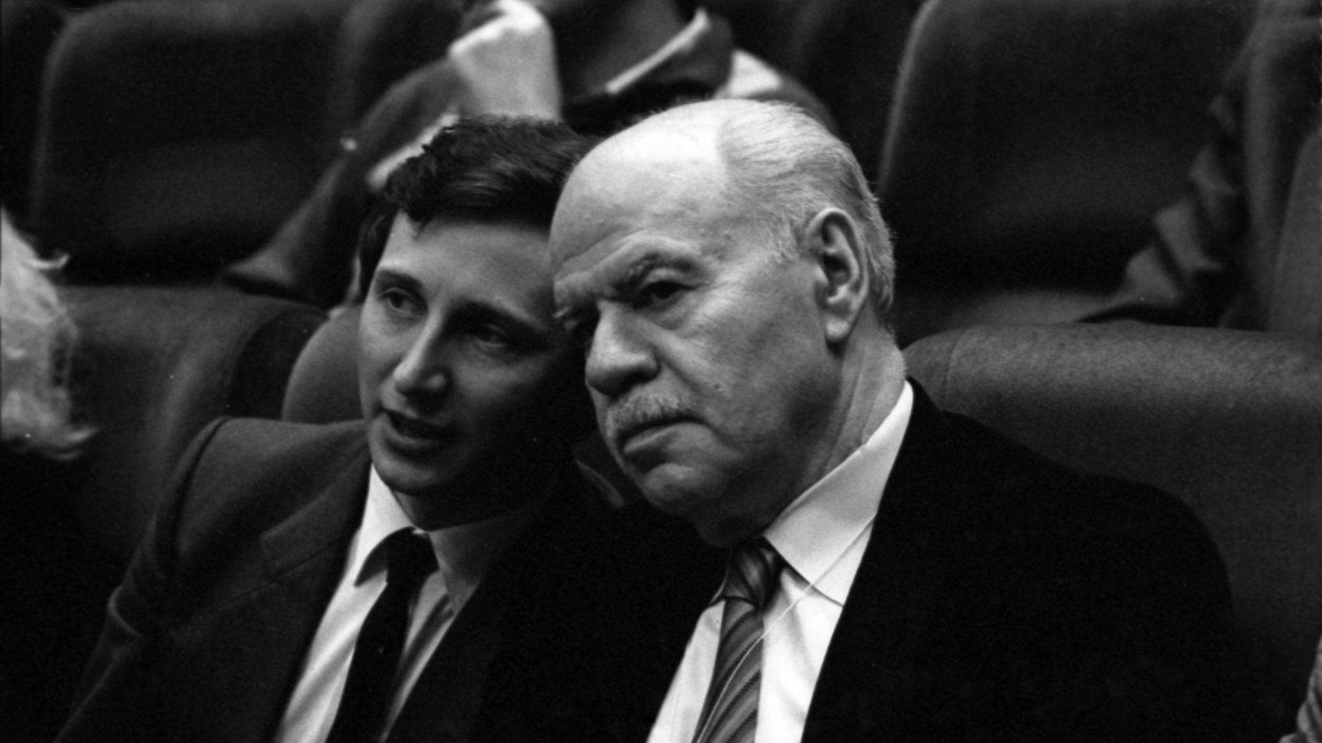 Der Publizist und Dokumentarfilm-Regisseur Erwin Leiser (rechts) auf dem Internationalen Dokumentarfilm Festival Leningrad am 25.01.1989 Der Publizist und Dokumentarfilm-Regisseur Erwin Leiser (rechts) auf dem Internationalen Dokumentarfilm Festival Leningrad am 25.01.1989