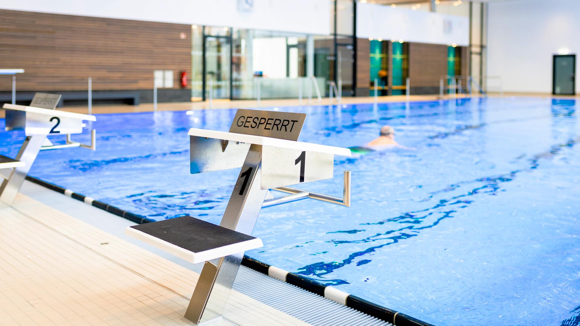 Hier gilt wie im Rest der Region 2G: Schwimmbad in Berenbostel in der Nähe von Hannover Hier gilt wie im Rest der Region 2G: Schwimmbad in Berenbostel in der Nähe von Hannover