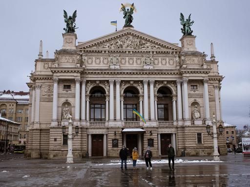 Das Opernhaus von Lemberg im Zentrum der Stadt. 