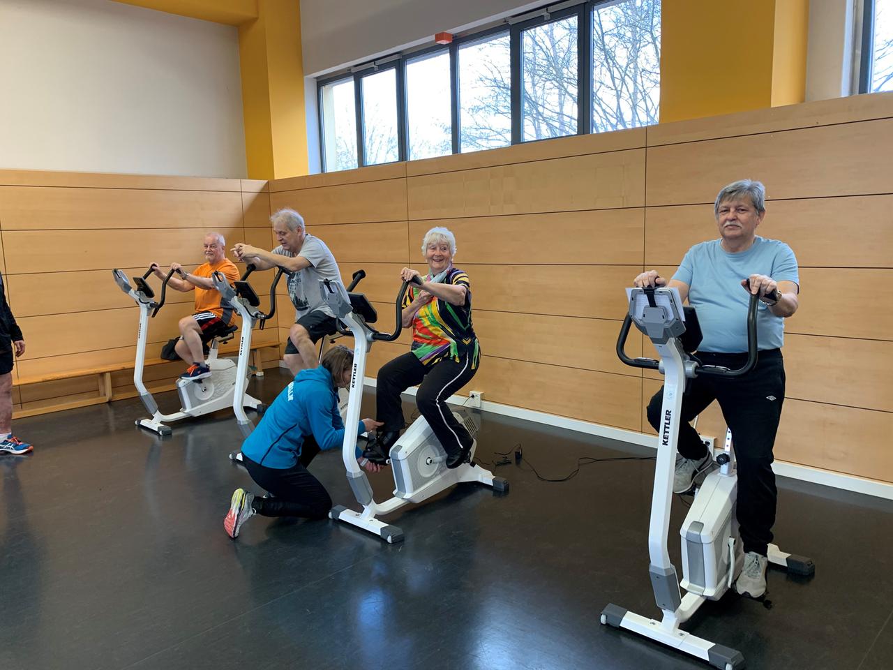 Senioren beim Gesundheitssport des AC Berlin Senioren beim Gesundheitssport des AC Berlin