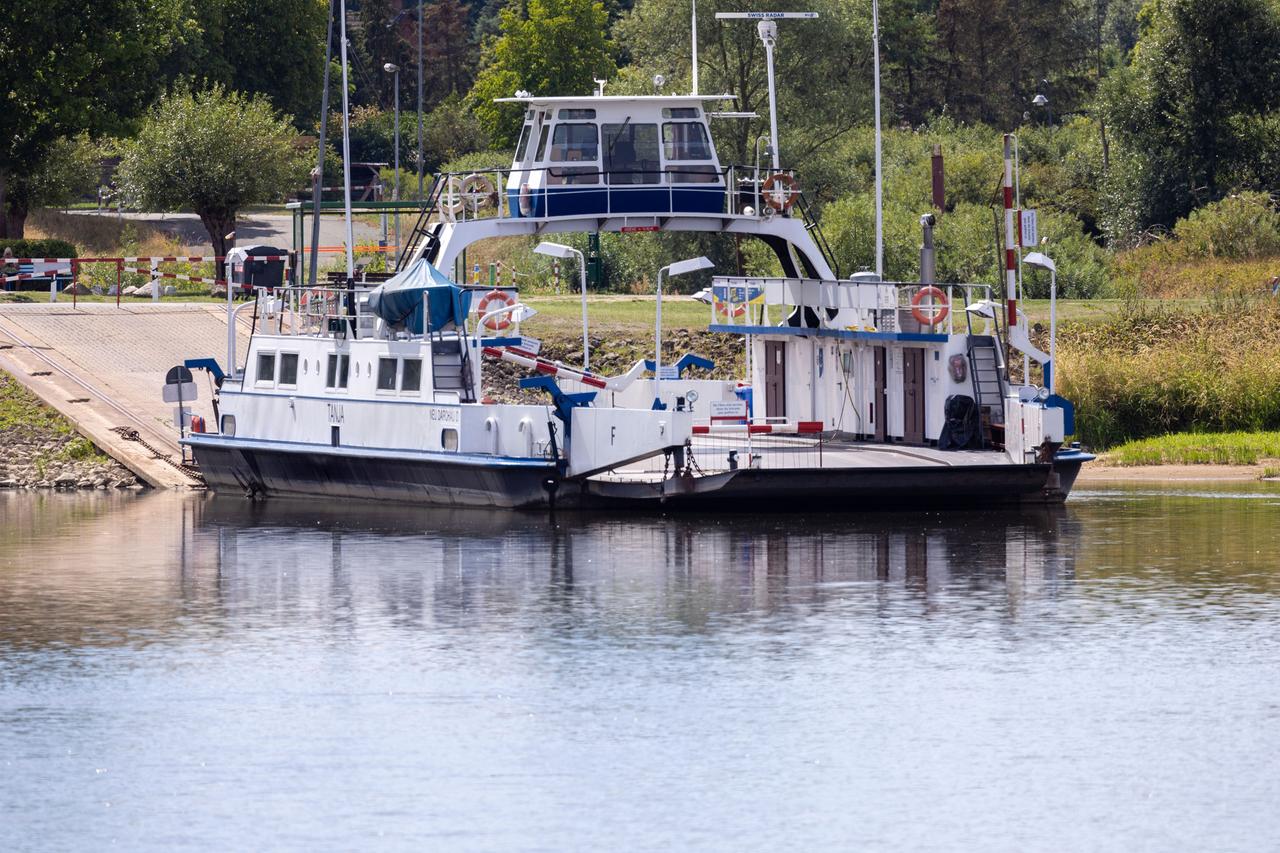 Das Fährschiff "Tanja" fährt im Amt Neuhaus zwischen Darchau und neu Darchau. Das Fährschiff "Tanja" fährt im Amt Neuhaus zwischen Darchau und neu Darchau.