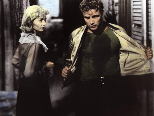 Die Hauptdarsteller Marlon Brando und Vivien Leigh in einer Szene in Elia Kazans Film "Endstation Sehnsucht"
