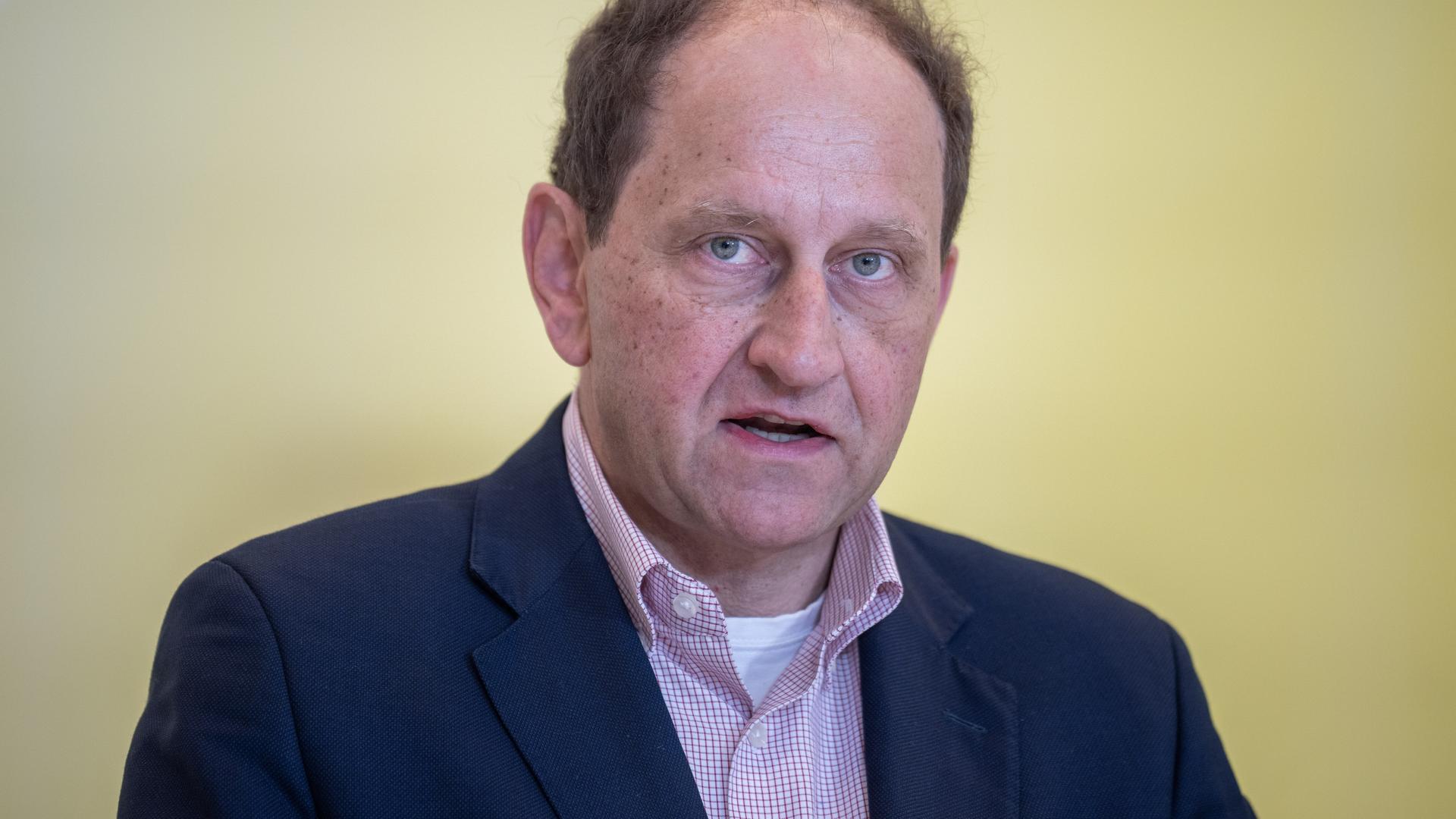 Am Ende werde es eine Verhandlungslösung geben, aber noch wollten beide Kriegsparteien Vorteile auf dem Schlachtfeld erzielen, sagt Alexander Graf Lambsdorff, FDP.
