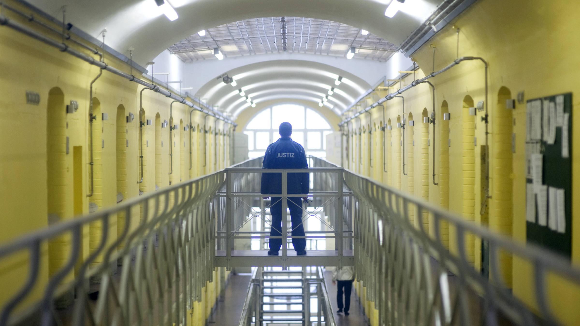 Zellentrakt Haus 3, Altbau der Teilanstalt, in der JVA Tegel in Berlin, dem grössten Gefängnis Deutschlands. 
