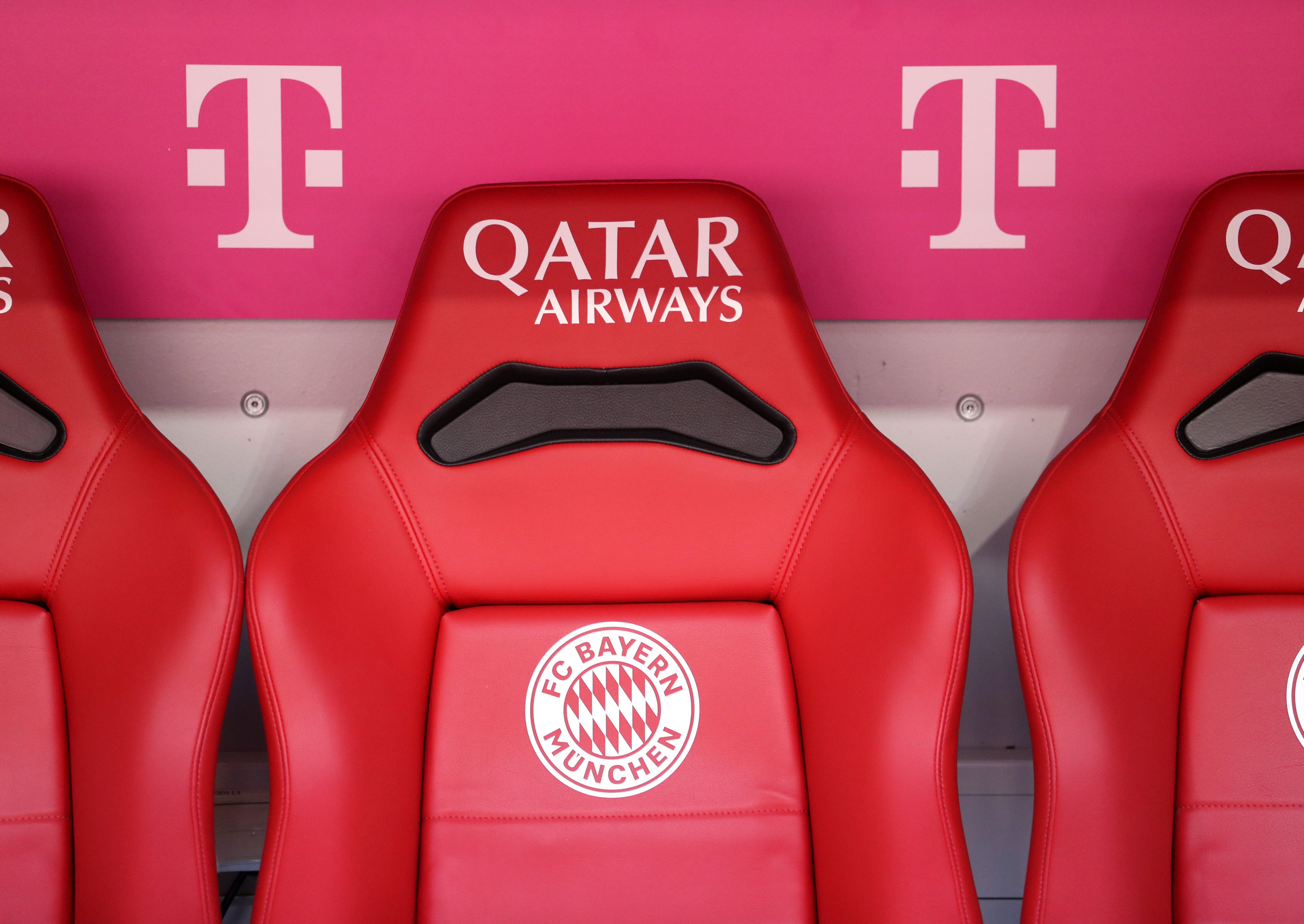 FC Bayern München Set di 2 guanti da bagno, colore: rosso/bianco