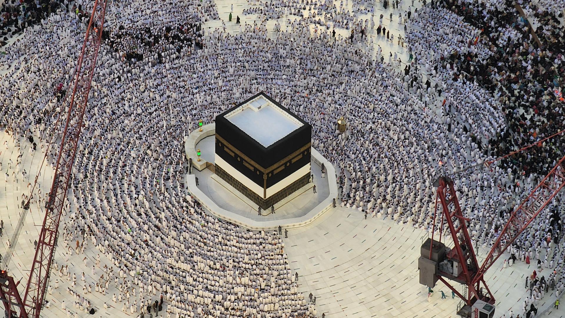 Pilger beten vor der Kaaba Pilger beten vor der Kaaba