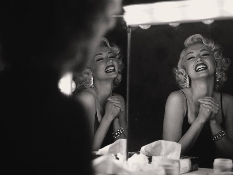 Szene aus dem Film "Blonde" von Andrew Dominik über Marilyn Monroe.