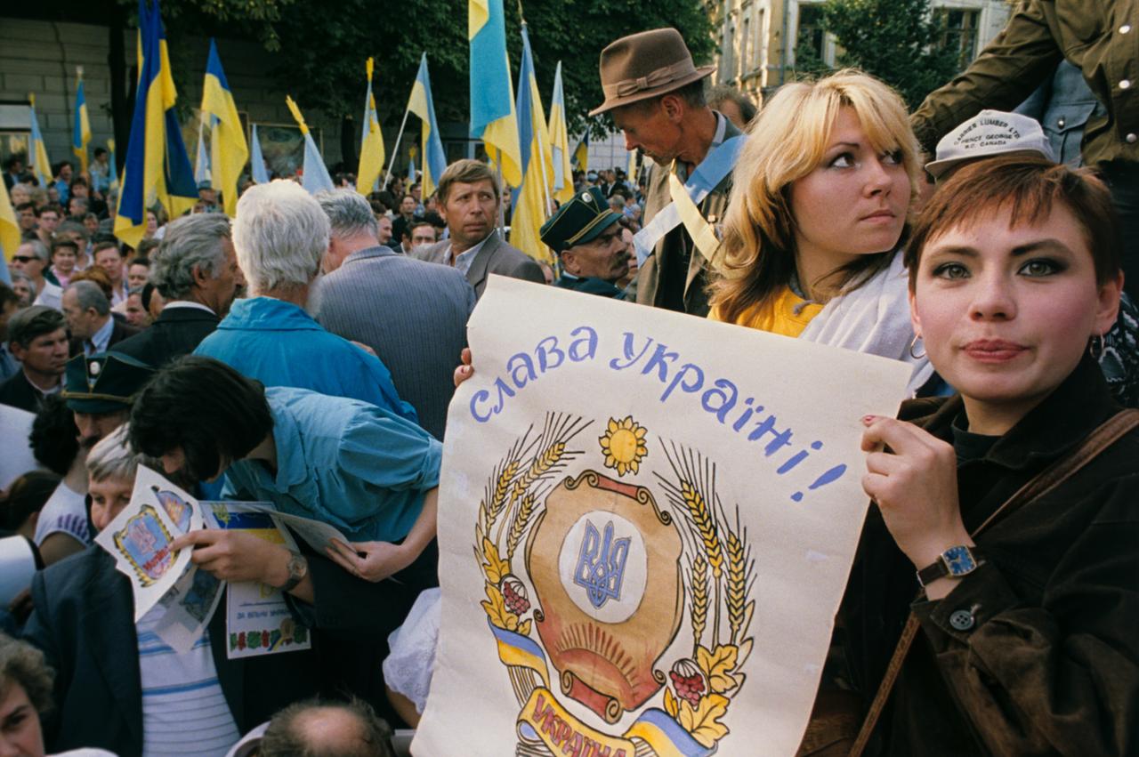 In Kiew demonstrieren am 15.09.1991 Bürger gegen den Unionsvertrag und für die Unabhängigkeit ihrer Republik. Die Ukraine hatte am 24.08.1991 formell ihre Unabhängigkeit von der Zentralregierung in Moskau erklärt. +++(c) dpa - Report+++