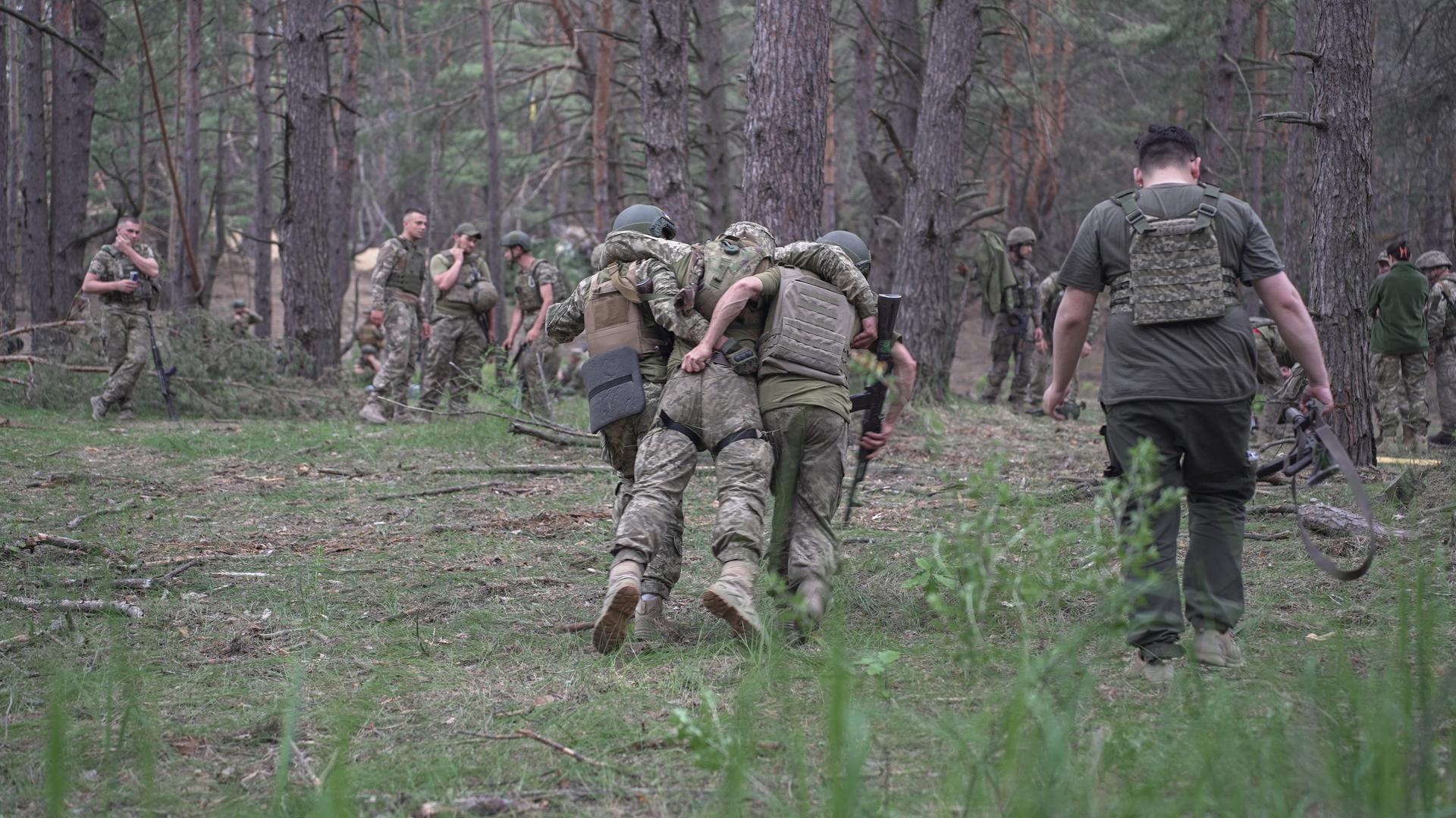 Schweiß Und Blut Beim Militärtraining In Der Ukraine