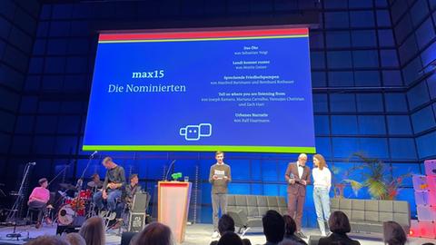 Auf einer großen Bühne wird erstmals der max15-Preis im Rahmen der ARD Hörspieltage in Karlsruhe vergeben.