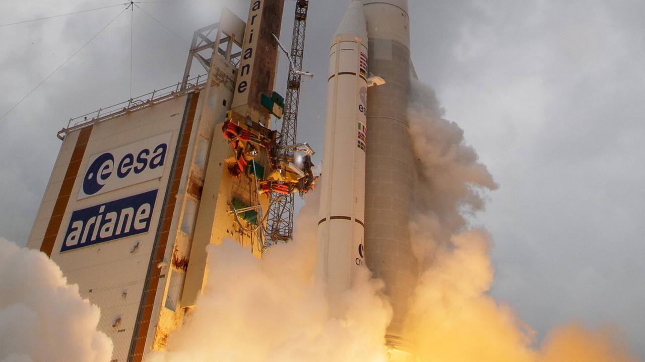 Die Ariane 5 startet mit dem James Webb-Weltraumteleskop an Bord 
