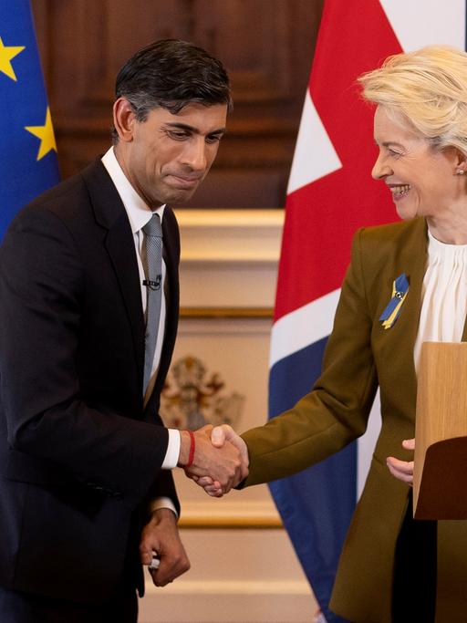 Der britische Premierminister Rishi Sunak und EU-Kommissionspräsidentin Ursula von der Leyen am 27. Februar 2023 in Windsor bei London
