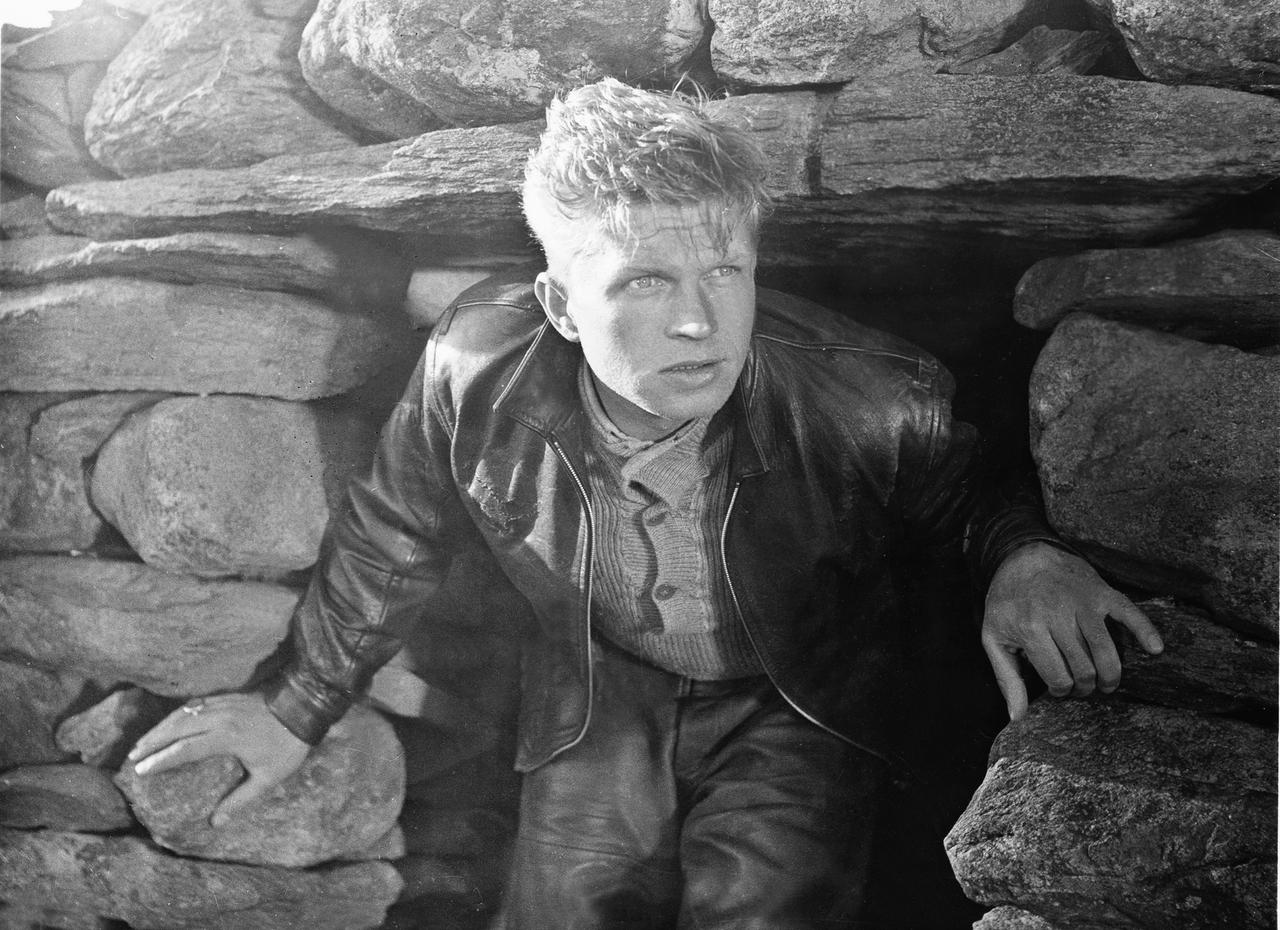 Hardy Krüger im Film "Einer kam durch" Hardy Krüger im Film "Einer kam durch"
