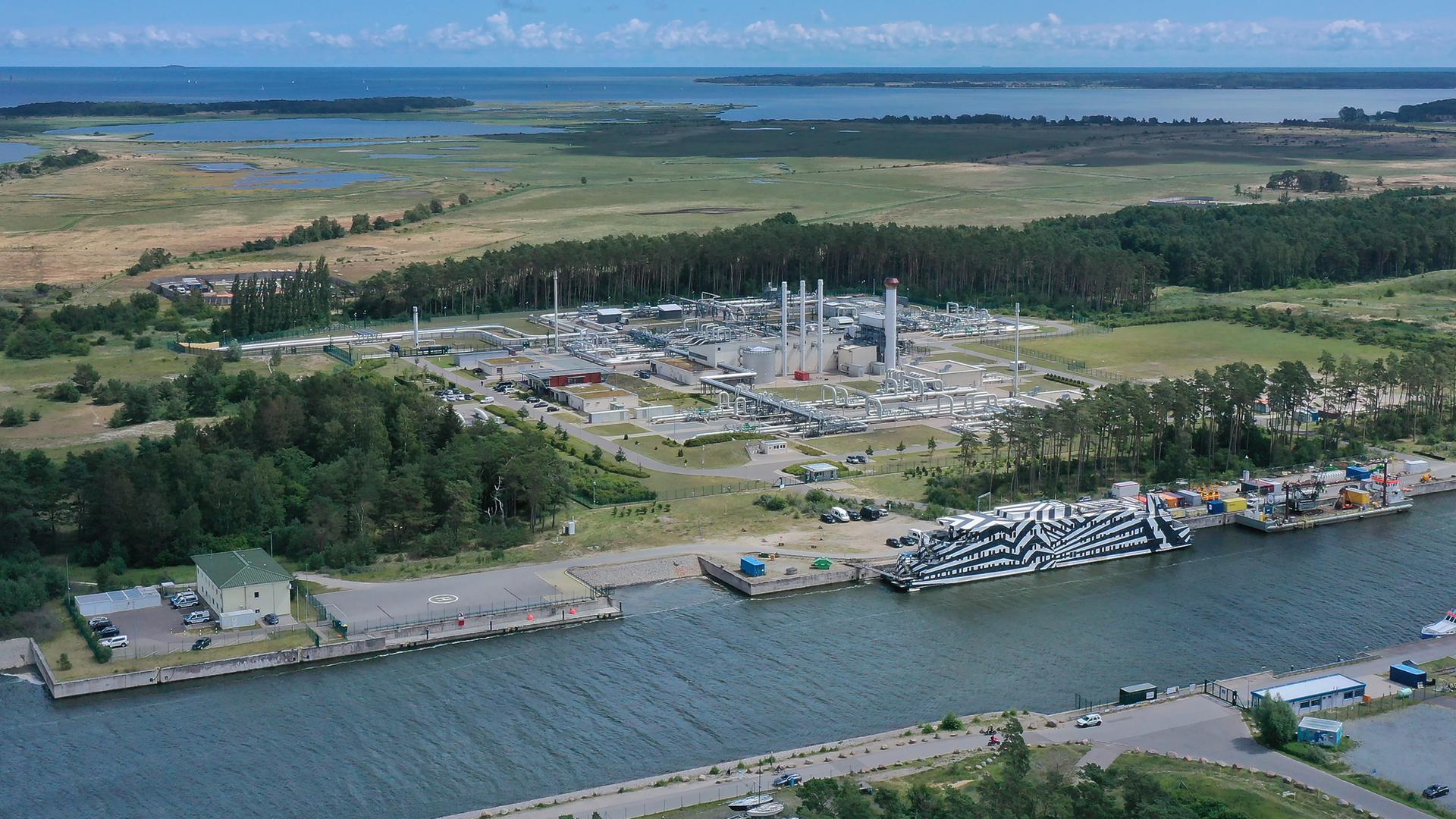Luftaufnahme der Nord-Stream-1-Anlage in Lubmin. Luftaufnahme der Nord-Stream-1-Anlage in Lubmin.