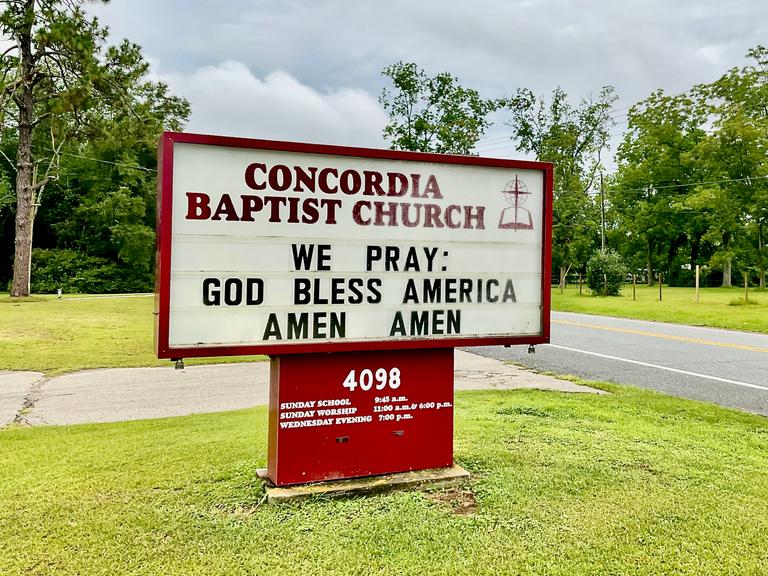 Hinweisschild zur Concordia Baptist Church in Florida.
