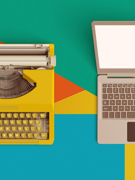 Vor verschiedenfarbigem Hintergrund ist auf der linke Seite eine gelbe Schreibamschine. Rechts ein silberfarbener Laptop.