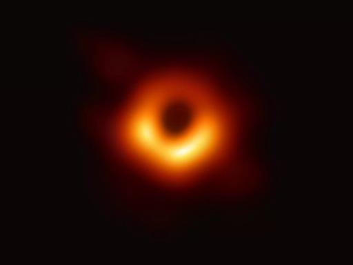 Veröffentlicht 2019: das erste Bild eines Schwarzen Lochs im Zentrum einer großen Galaxie