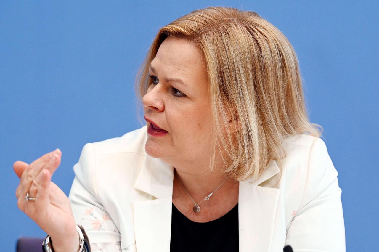 Nancy Faeser bei der Pressekonferenz Polizeiliche Kriminalstatistik 2021 im Haus der Bundespressekonferenz. Berlin, 05.04.2022 