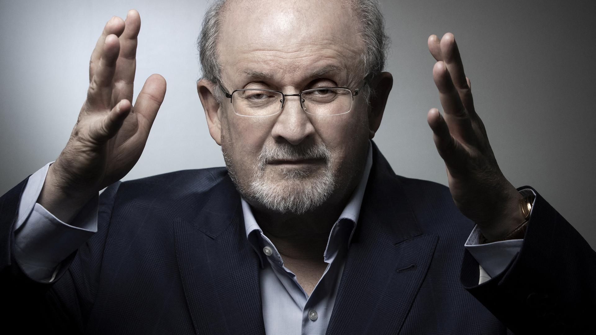 Porträt von Salman Rushdie.