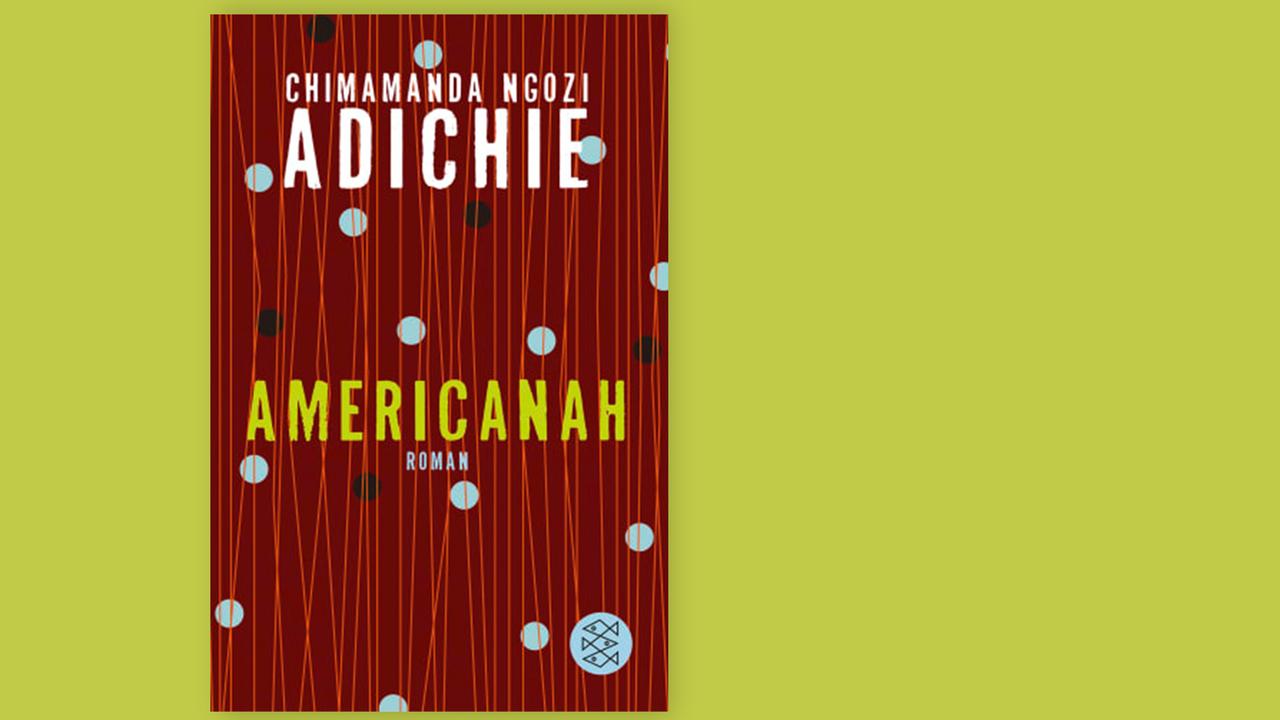 In kräftigen Rottönen ist das Buchcover getaucht des Buches von Chimamanda Ngozi Adichie.