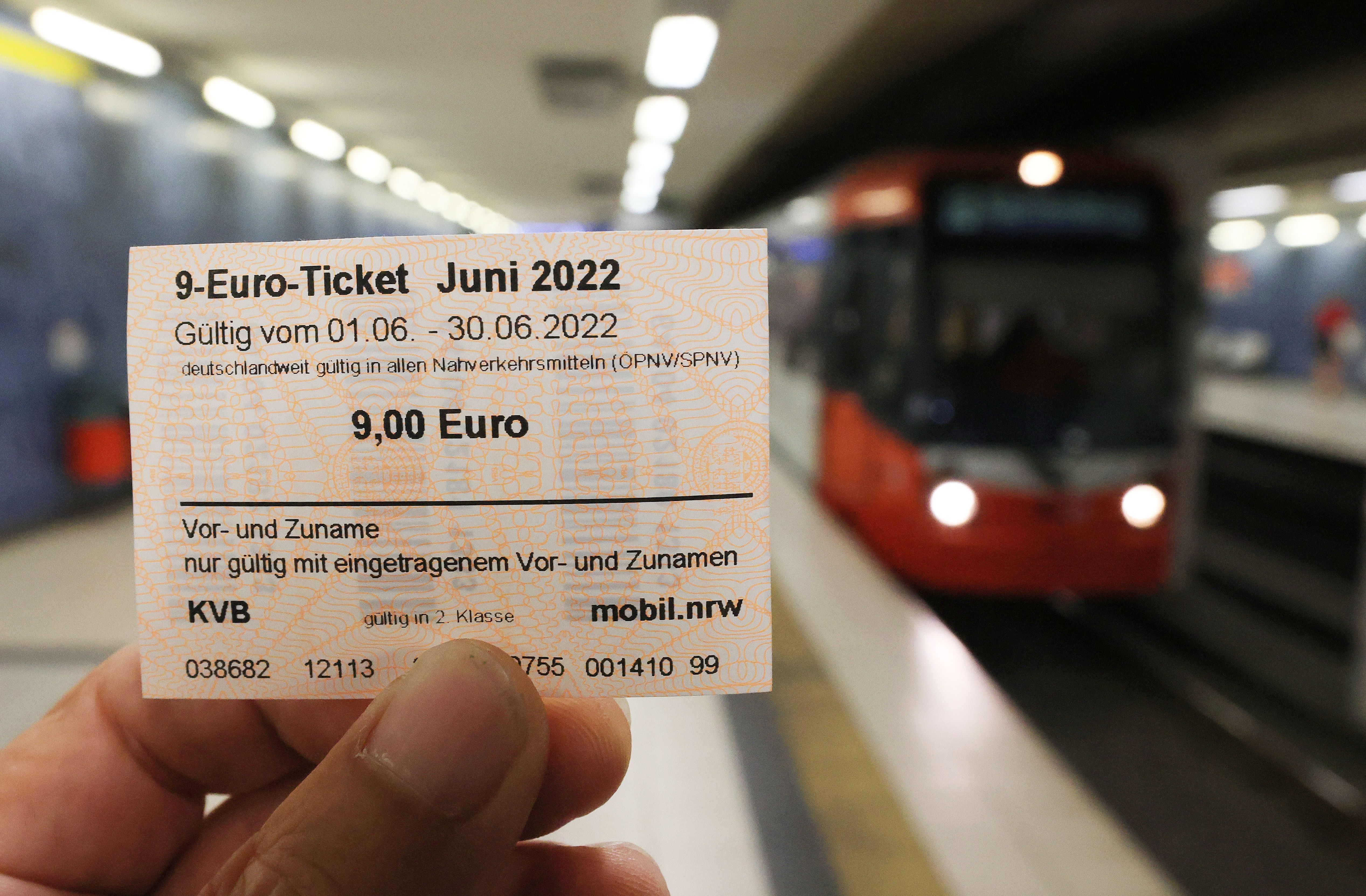 Euro tickets. Проездной в Германии. Билет 9 евро Германия. Проездной 9 евро в Германии. Билет в Германию.