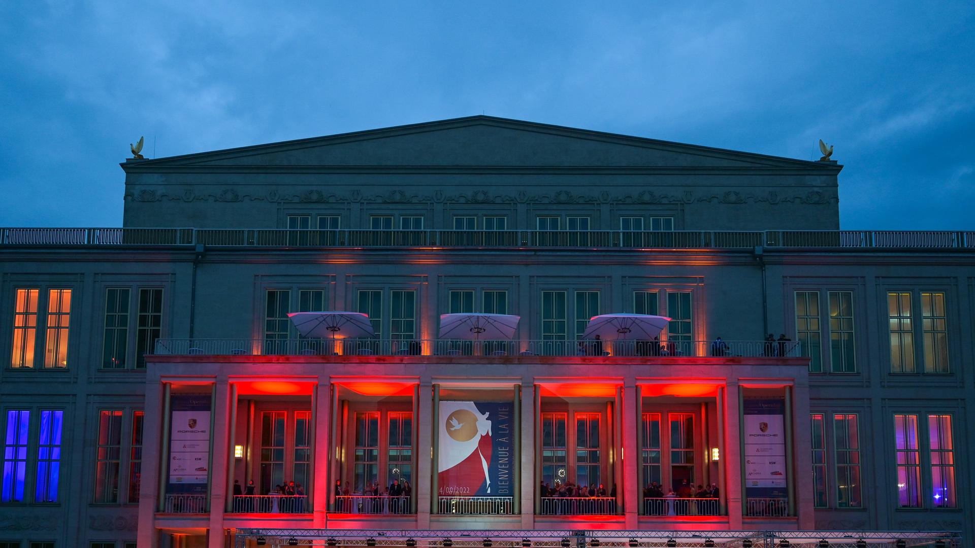 Das Gebäude der Oper Leipzig am Augustusplatz Das Gebäude der Oper Leipzig am Augustusplatz
