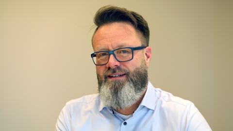 Porträt von Rostocks Oberbürgermeister Claus Ruhe Madsen