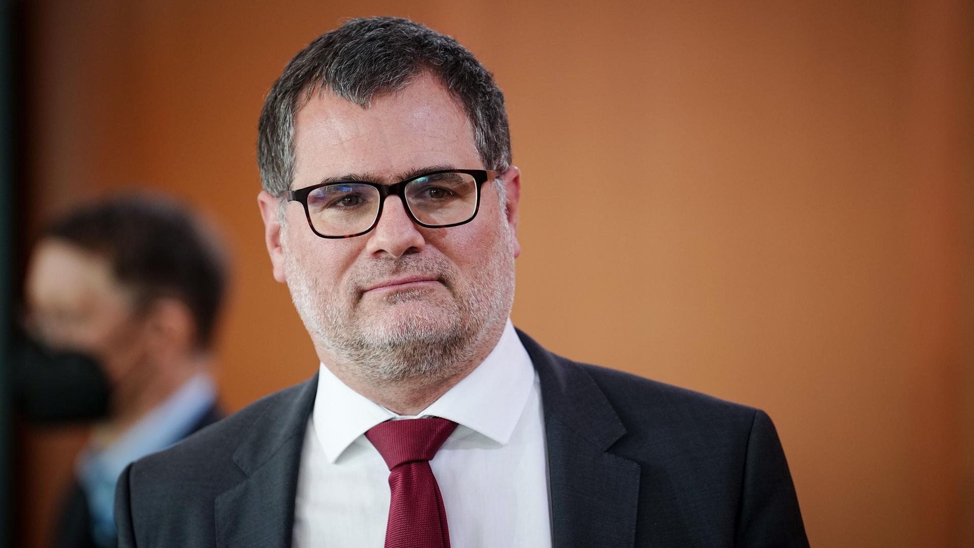 Wolfgang Schmidt (SPD), Chef des Bundeskanzleramts, nimmt an der Sitzung des Bundeskabinetts im Bundeskanzleramt teil. Wolfgang Schmidt (SPD), Chef des Bundeskanzleramts, nimmt an der Sitzung des Bundeskabinetts im Bundeskanzleramt teil.