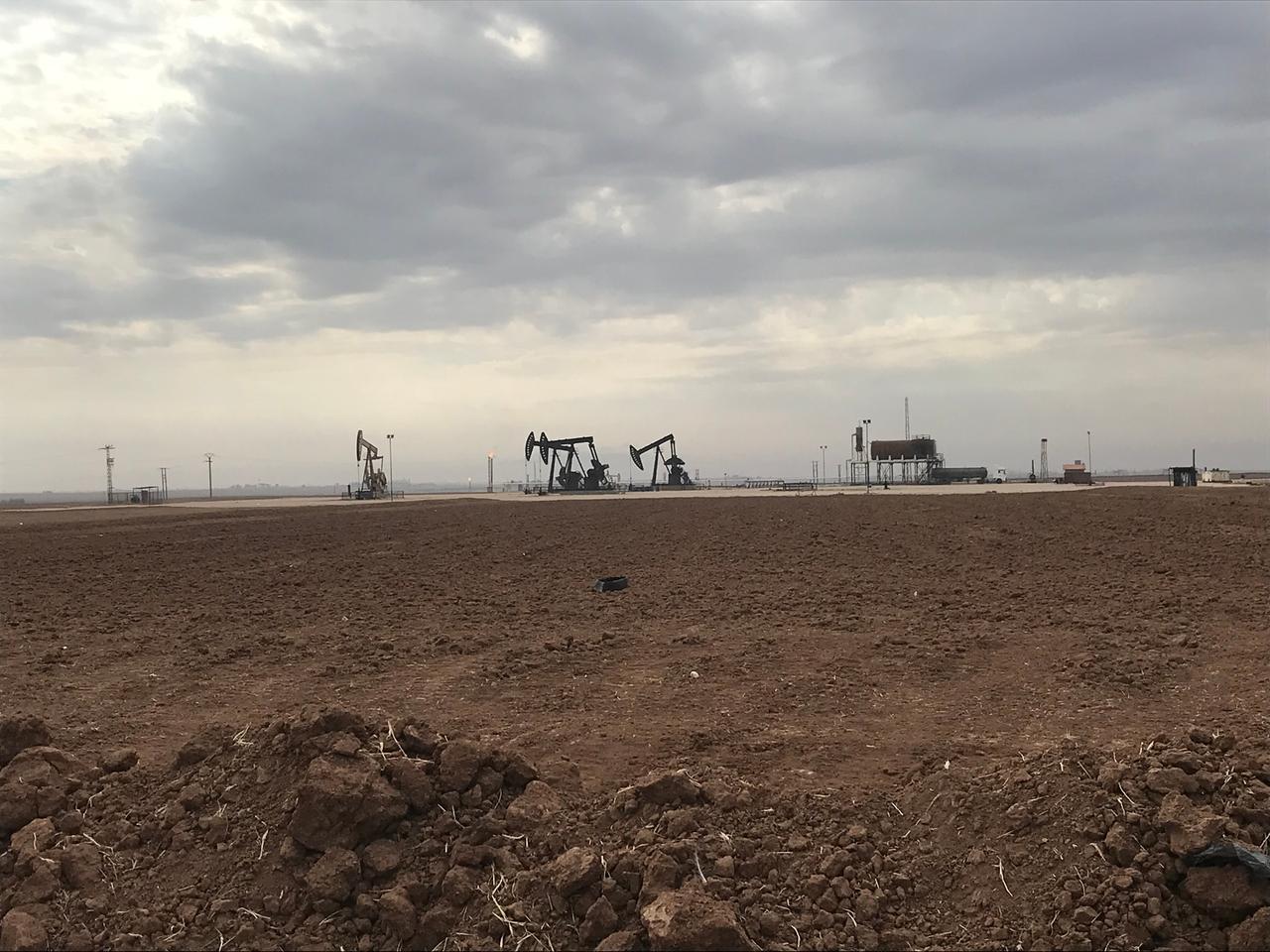Erdölpumpen in Nordsyrien Erdölpumpen in Nordsyrien