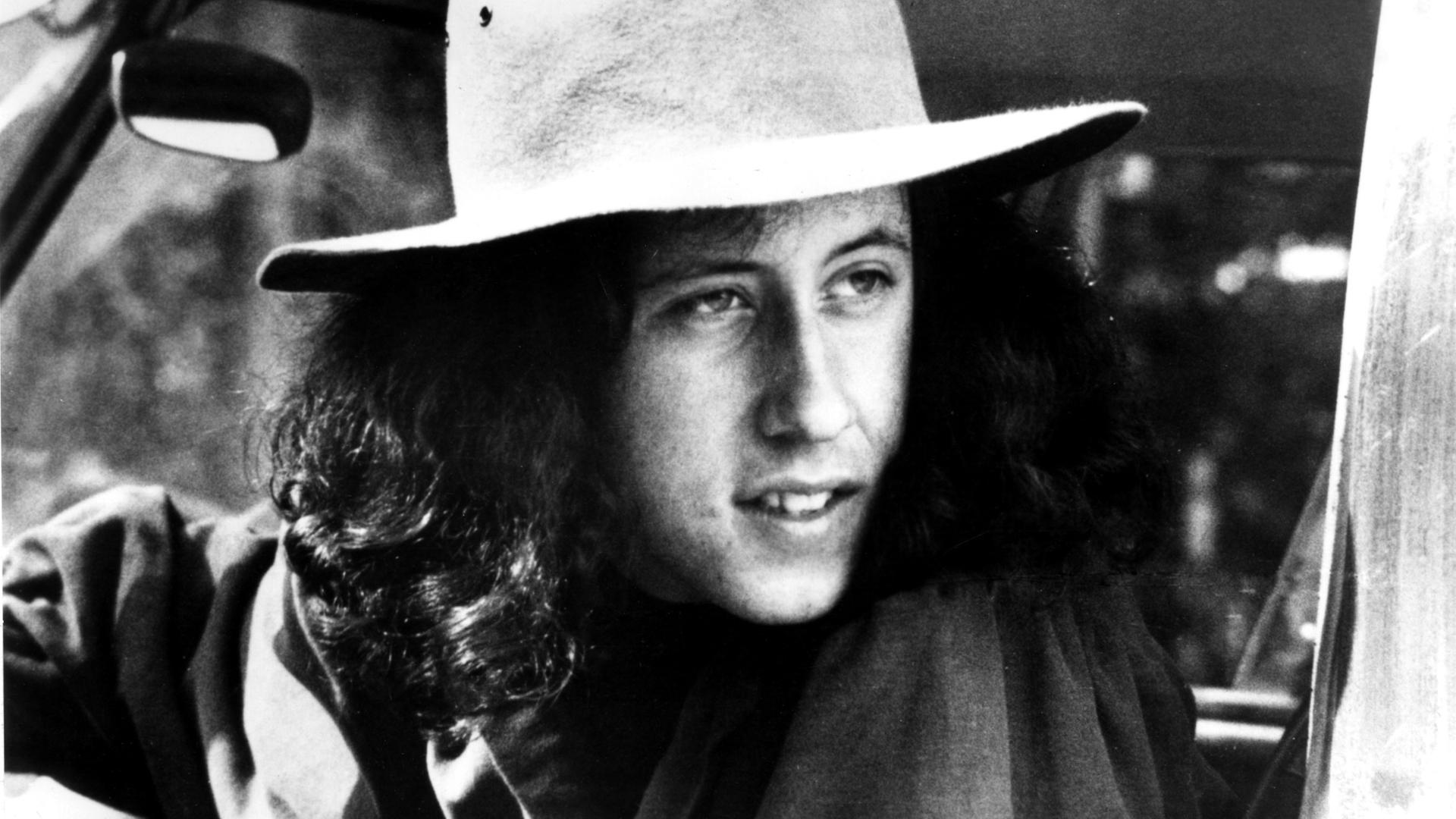 Porträt von Arlo Guthrie mit Hut, Woodstock 1969. Porträt von Arlo Guthrie mit Hut, Woodstock 1969.